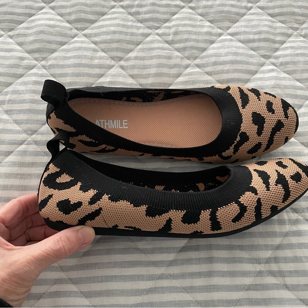 Women's Leopard Print Flats - Picture 5 of 6